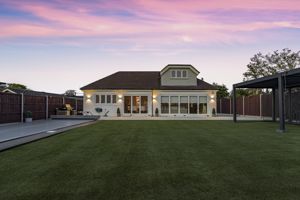 Photo 9- click for photo gallery